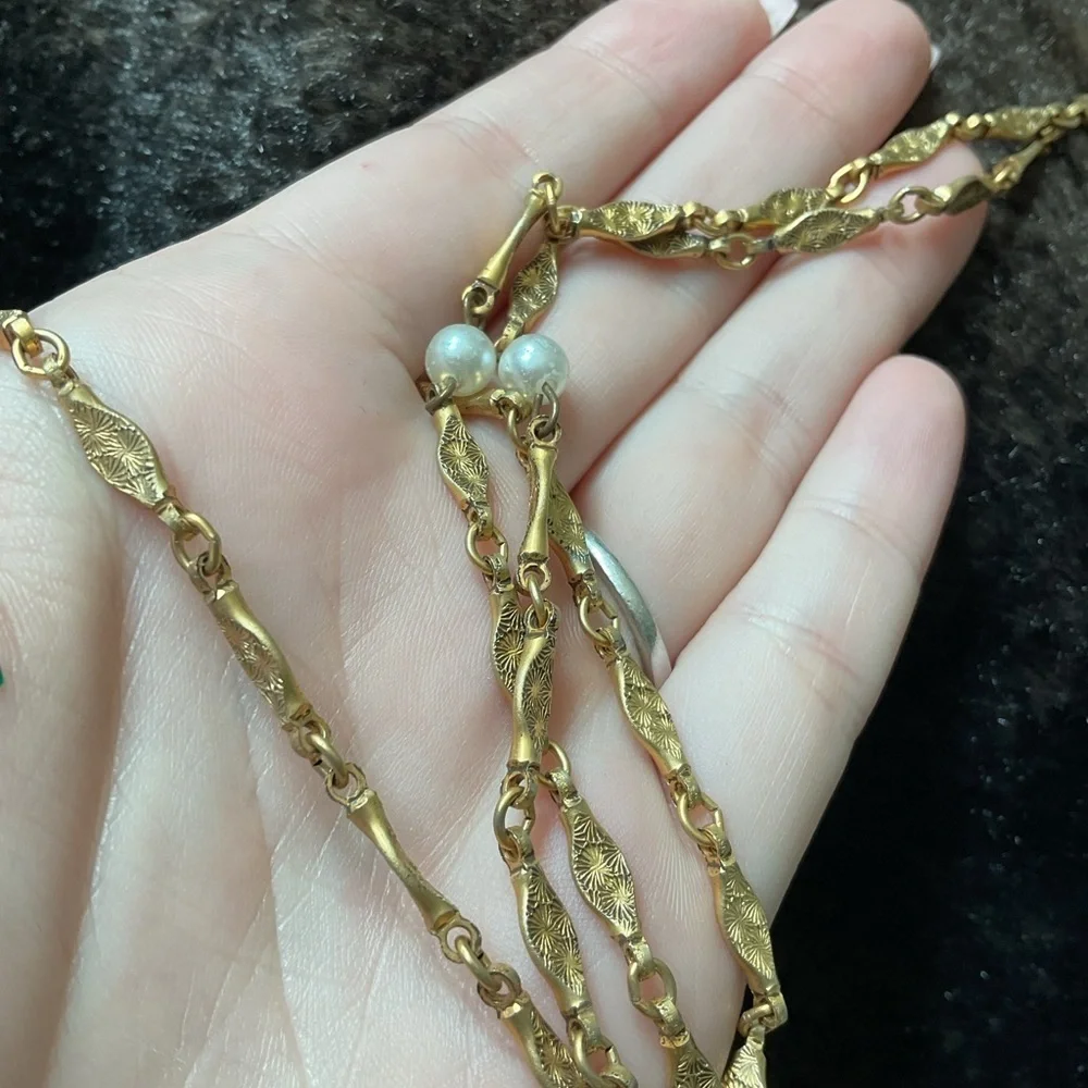 Vintage Signed Florenza Gold Tone Faux Pearl Cameo Necklace